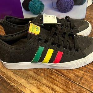 8 1/2 in men’s 10 women’s adidas nizza
